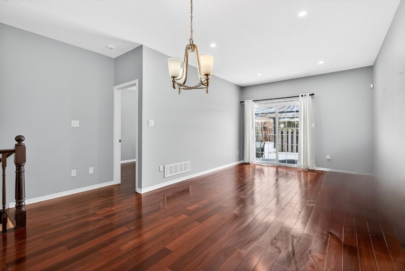 ATTCH'D BUNGALOW IN QUIET HAMILTON ADULT COMMUNITY!